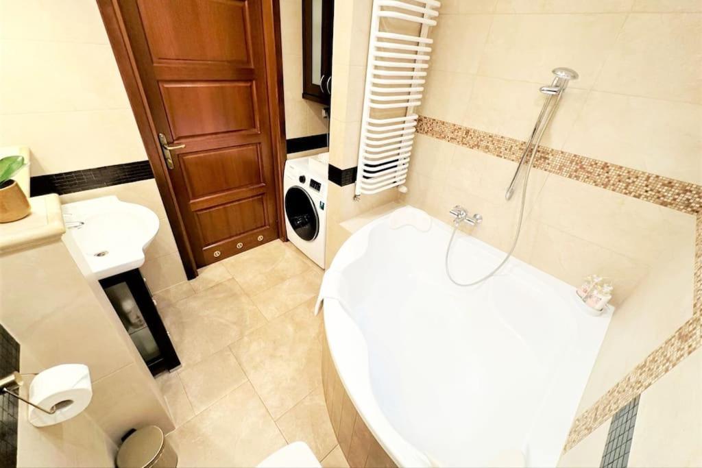 Exclusive Penthouse Near Citycenter 120M2 +Netflix 克拉科夫 外观 照片